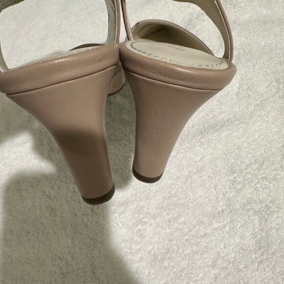 Anne Klein Tan Heels with Ankle Strap and Glossy Finish - Picture 2 of 4